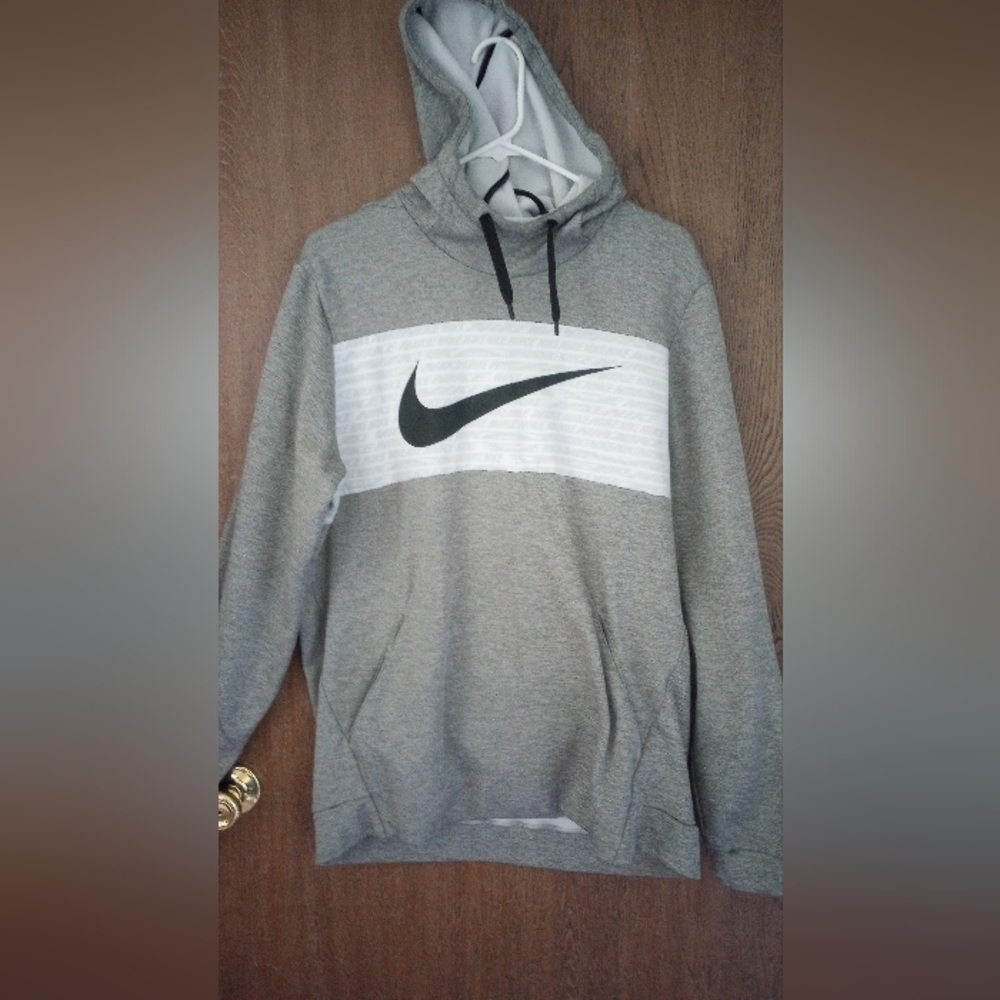 Nike dri-fit hooded sweatshirt